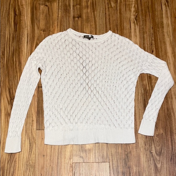 Tommy Bahama women’s medium sweater white open Knit crew basic - Picture 1 of 5